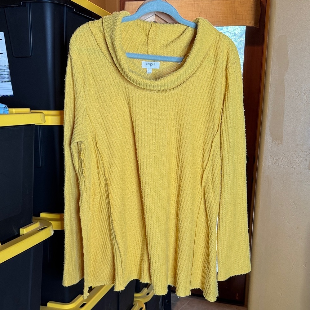 Umgee Marigold Yellow Cowl Neck Tunic Size Large
